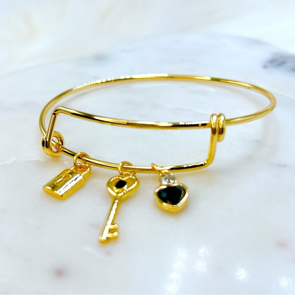 Gold plated charm lock 🔒 key 🔑 heart 💛 black crystal bracelet - Picture 2 of 5
